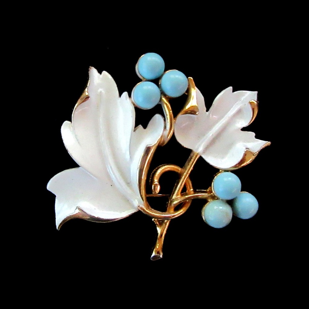 White enamel & turquoise berries vintage brooch
